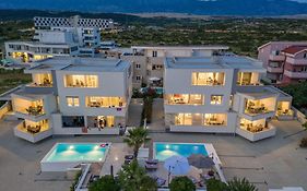 Apartments & Rooms Danivan Pool Villas