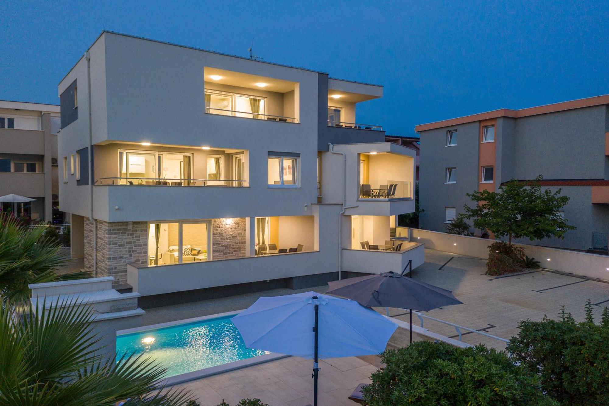 Apartments & Rooms Danivan Pool Villas Novalja Exterior photo