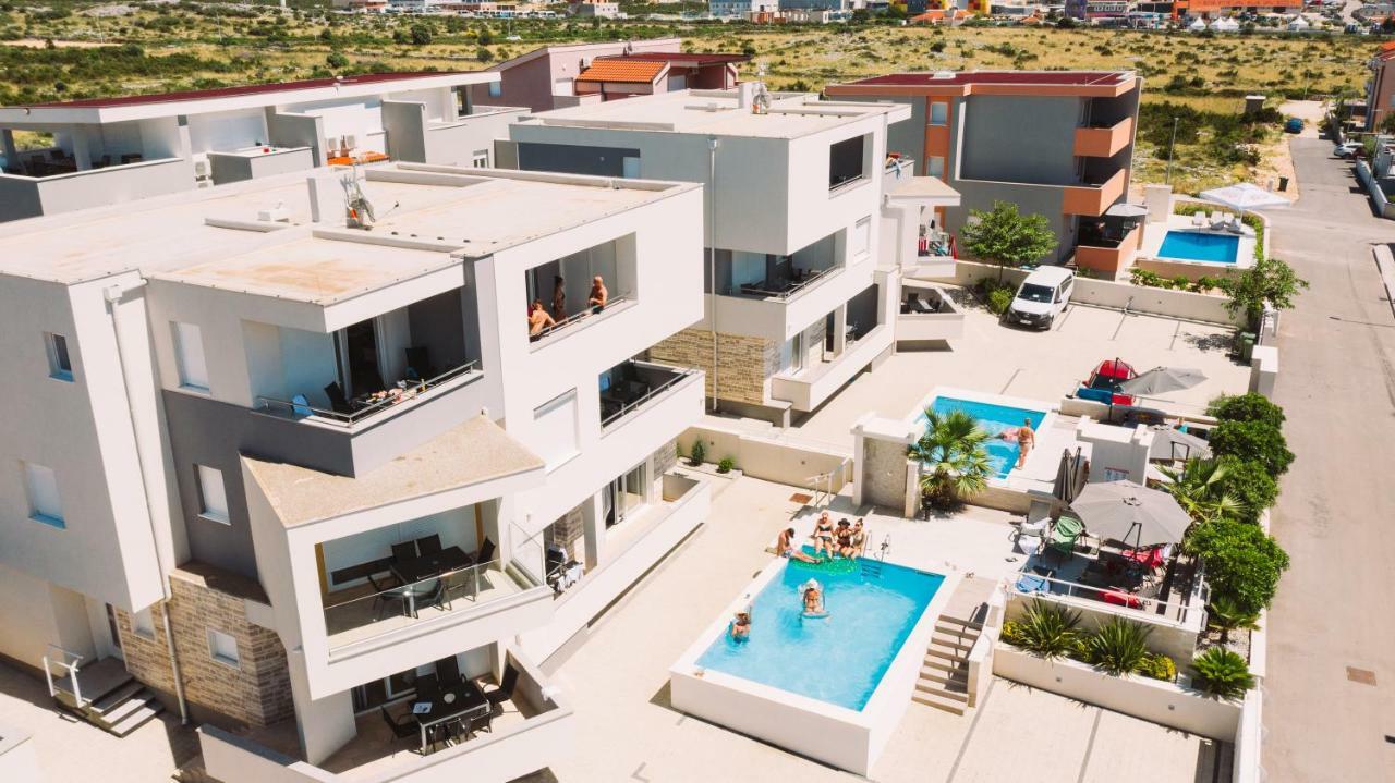 Apartments & Rooms Danivan Pool Villas Novalja Exterior photo